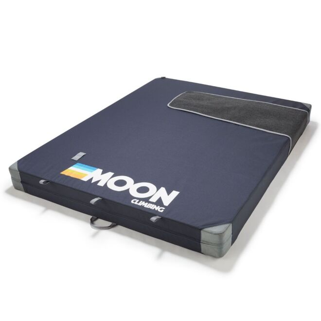Moon Saturn crash pad boulder klettern